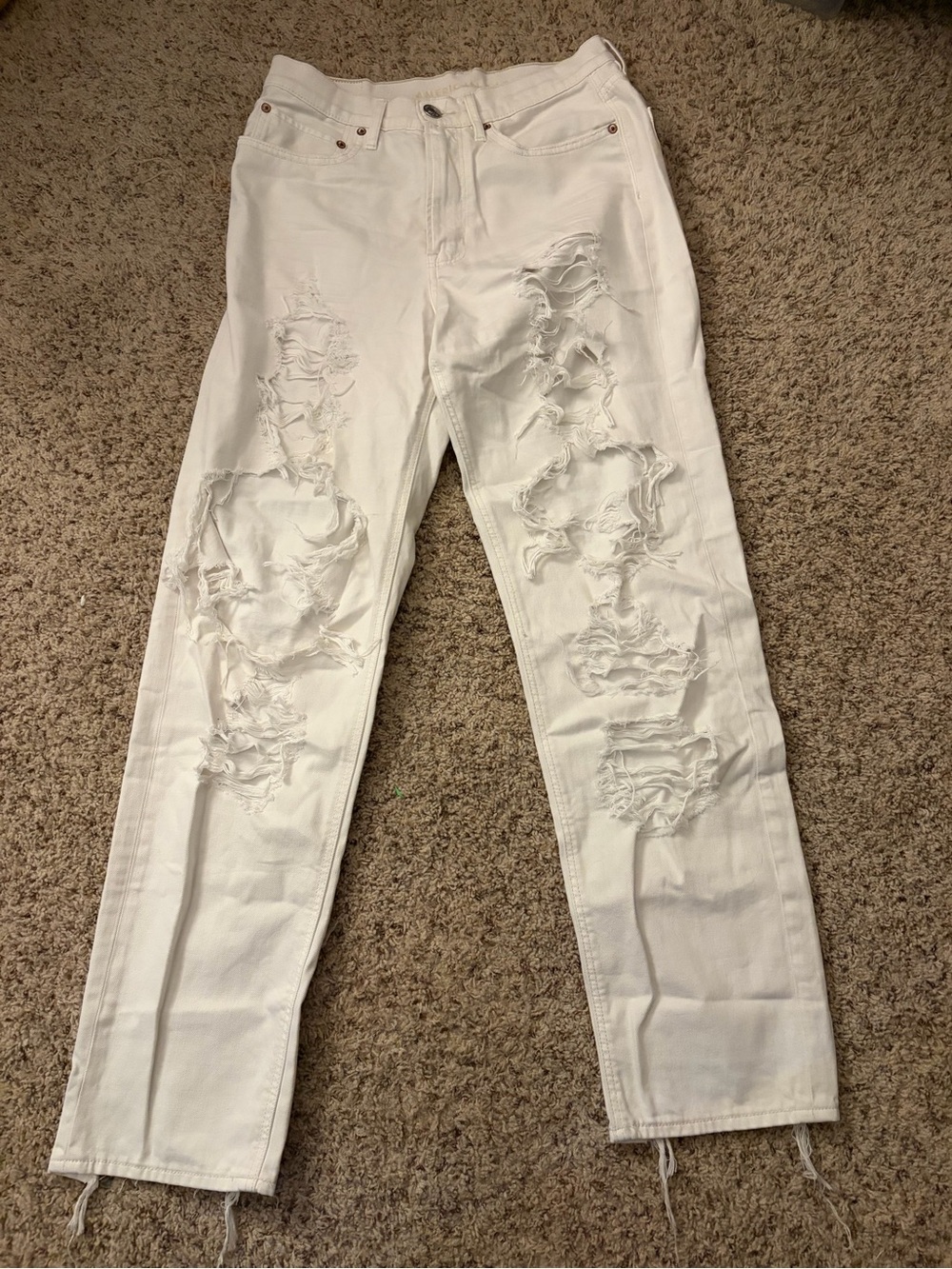 American Eagle Outfitters White Ripped 90s Boyfriend Jeans